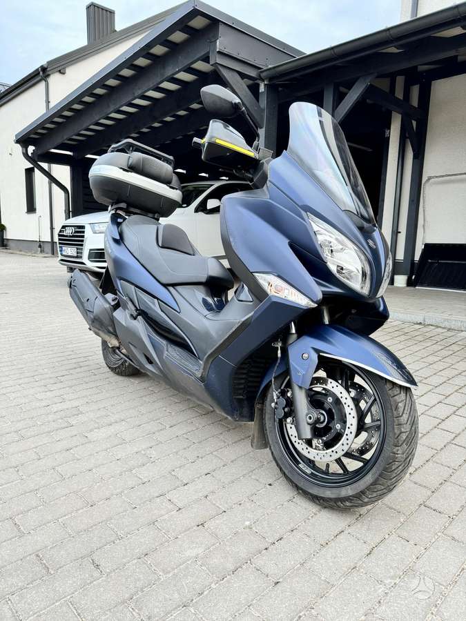 Suzuki Burgman, scooters / mopeds