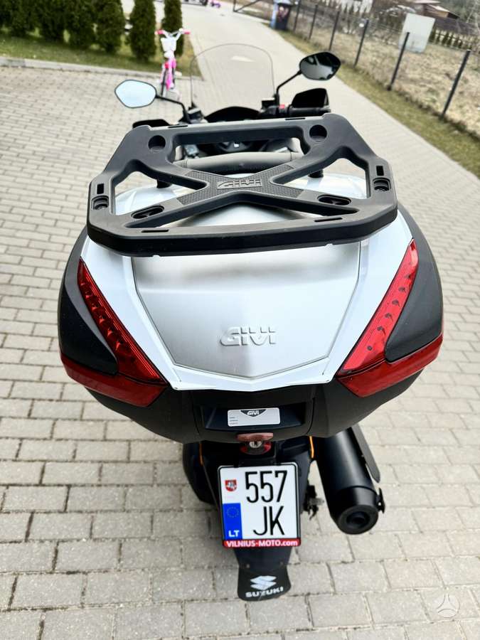 Suzuki Burgman, scooters / mopeds