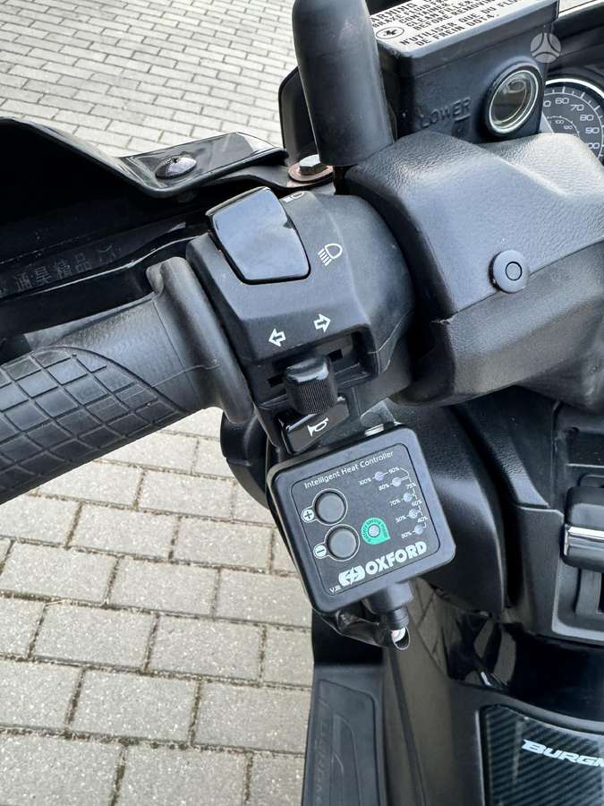 Suzuki Burgman, scooters / mopeds