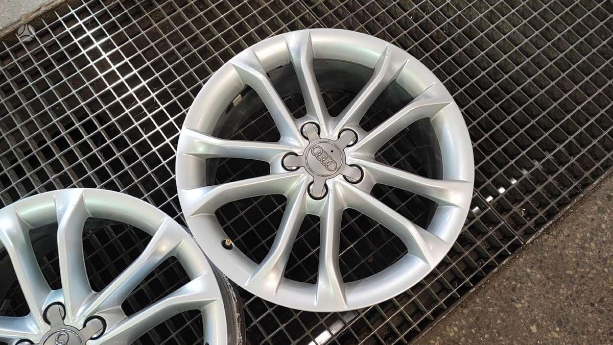Audi 2 vnt, lengvojo lydinio, R18