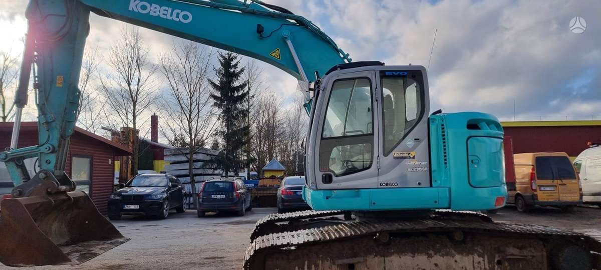 Kobelco SK 235 SR-2, экскаваторы