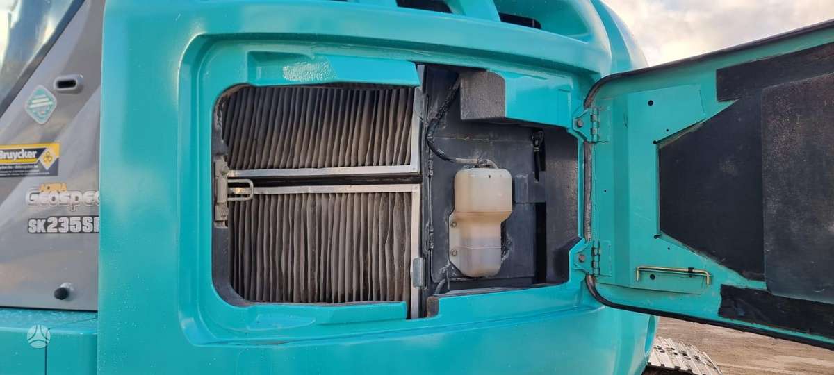 Kobelco SK 235 SR-2, экскаваторы
