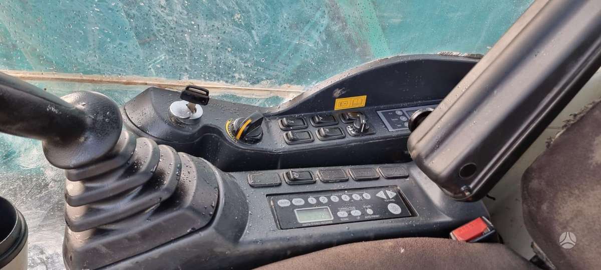 Kobelco SK 235 SR-2, экскаваторы