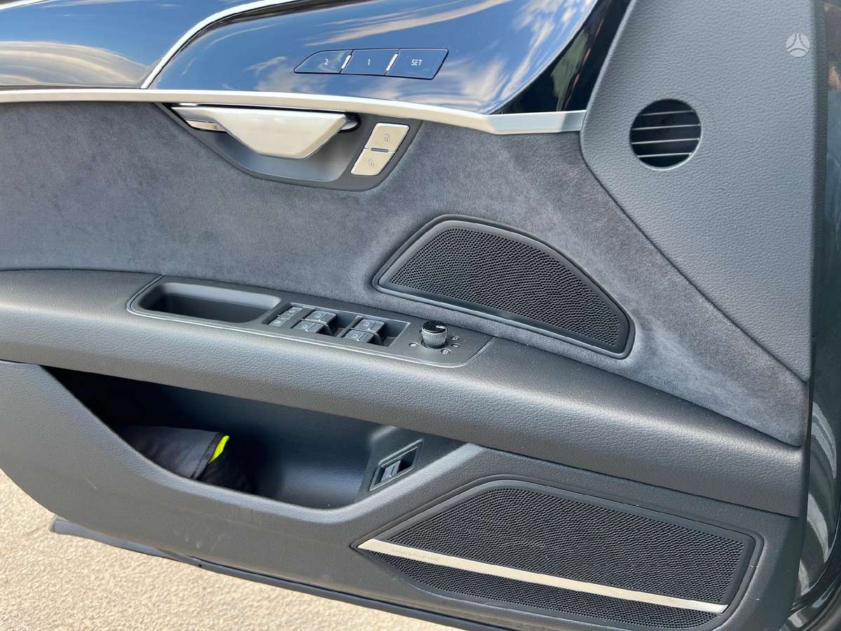 Audi A8, 3.0 l., Седан