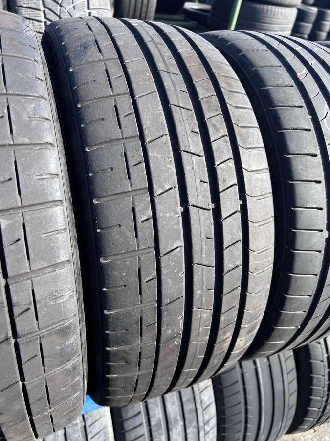 Pirelli P zero PZ4, летние 235/35 R19