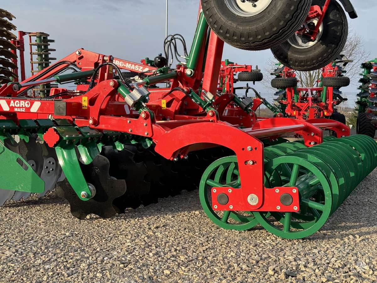 AGRO-MASZ BTH40, скребки, скрубберы