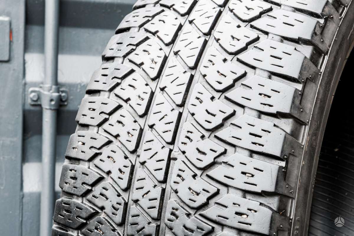 Bridgestone Dueler A/T, universalios 285/45 R22