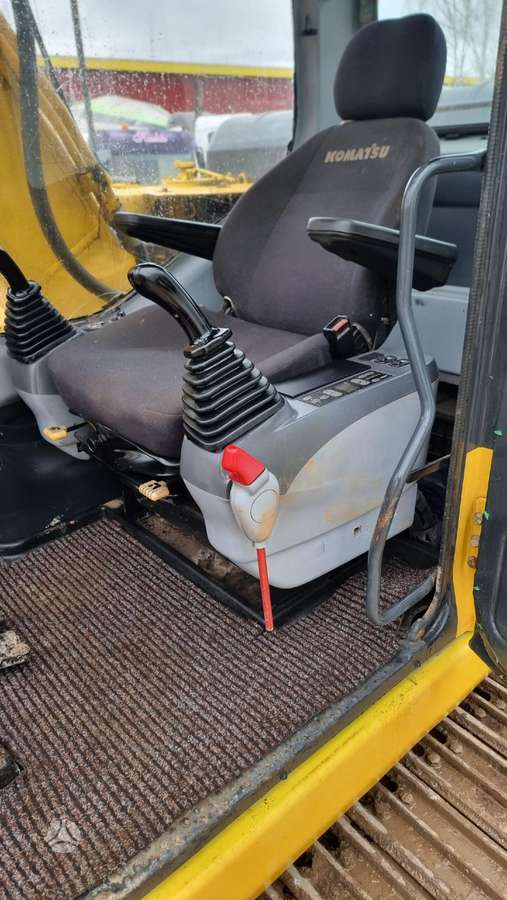 Komatsu PC180 LC-7EO, excavator