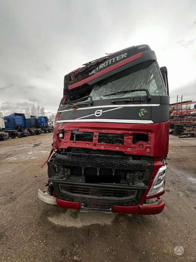 Volvo FH, semi-trailer trucks