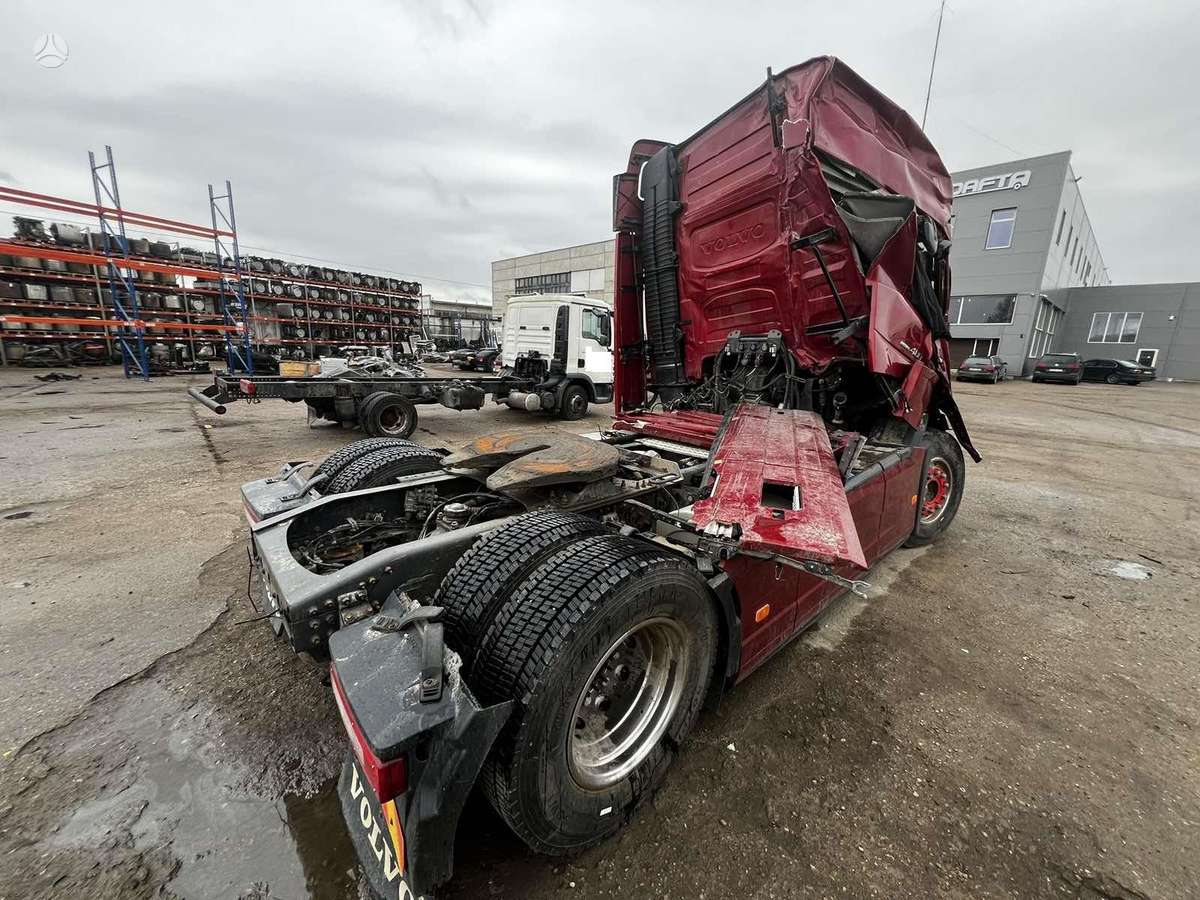 Volvo FH, semi-trailer trucks
