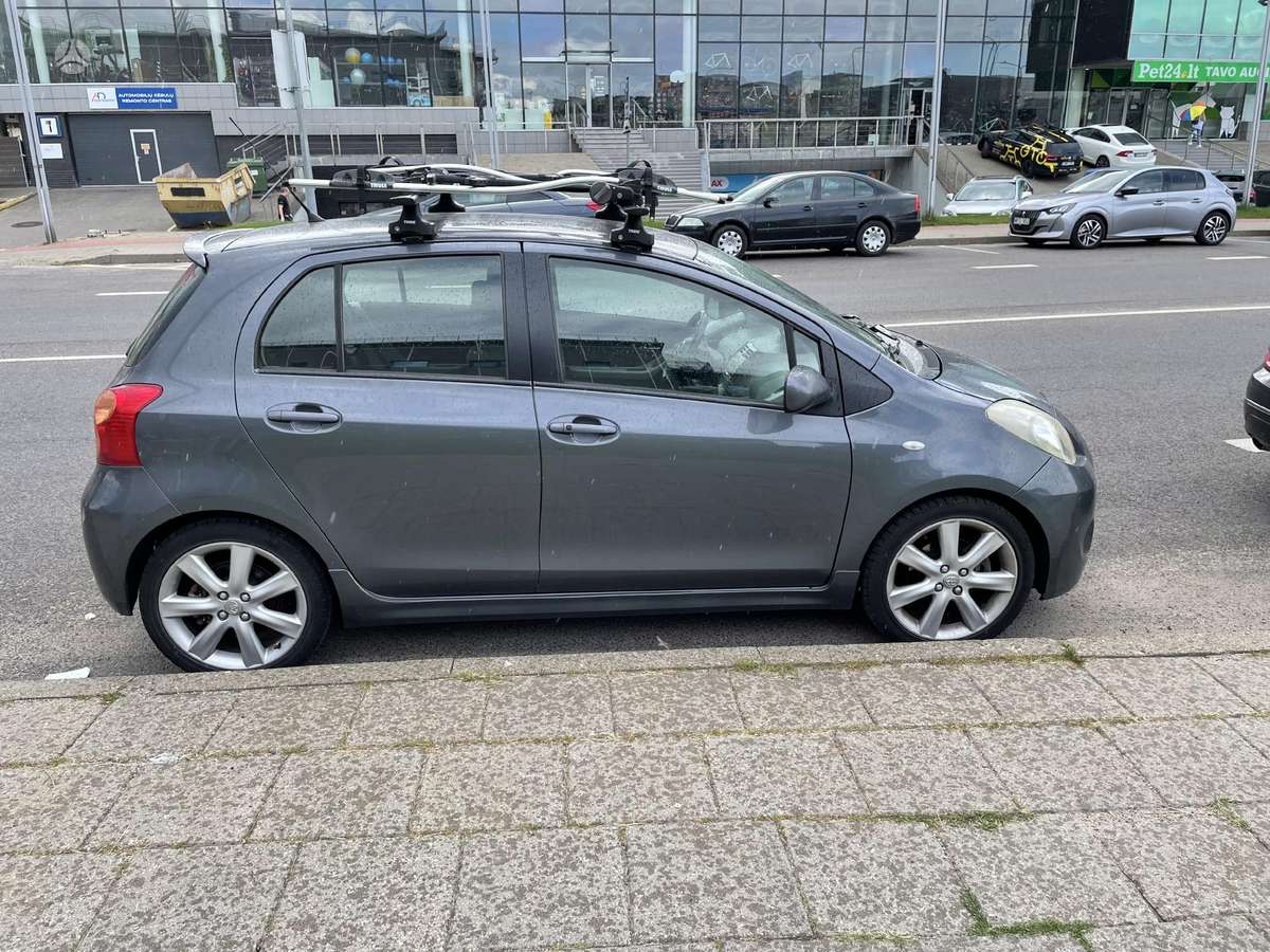 Toyota Yaris, 1.4 l., Хэтчбек