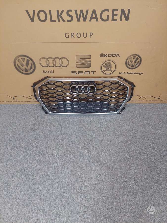 Audi Q3, Naujas originaLus televizorius, groteles, lights