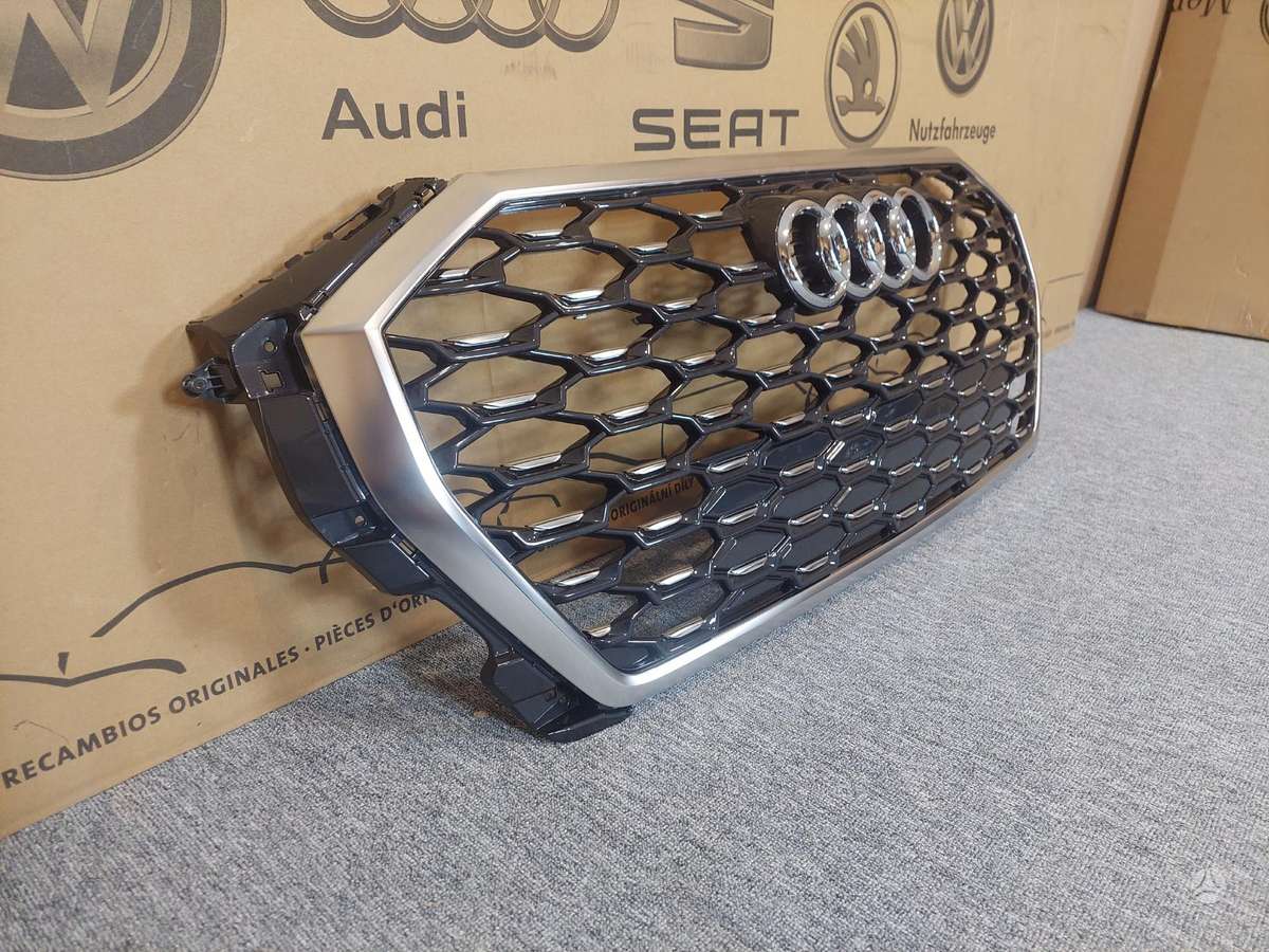 Audi Q3, Naujas originaLus televizorius, groteles, lights