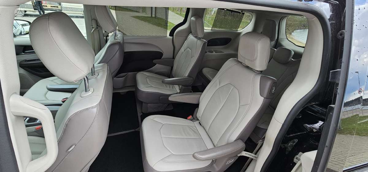 Chrysler Pacifica, 3.6 l., Минивэн
