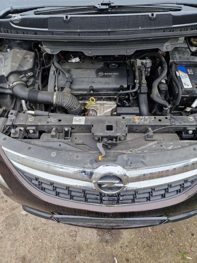 Opel Zafira Tourer kėbulo dalys