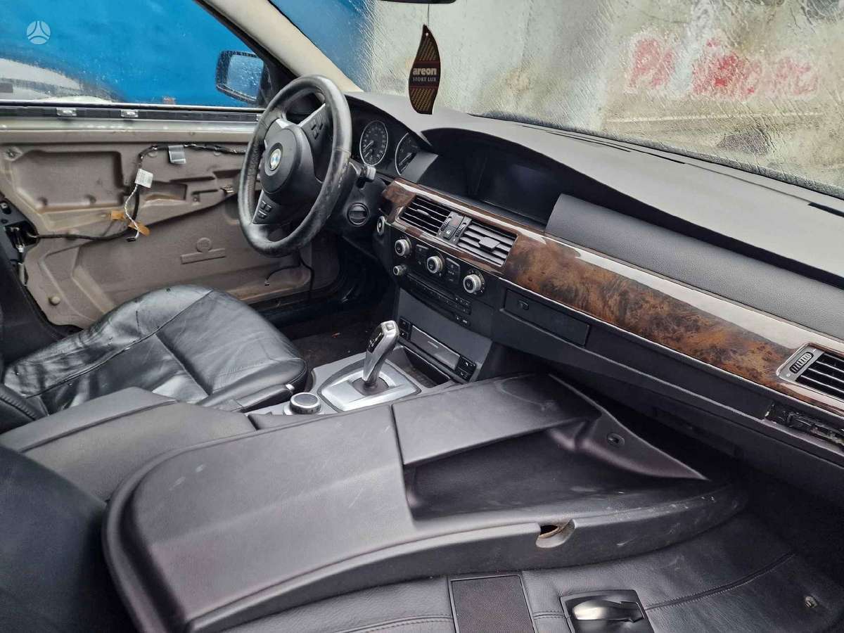 BMW 525