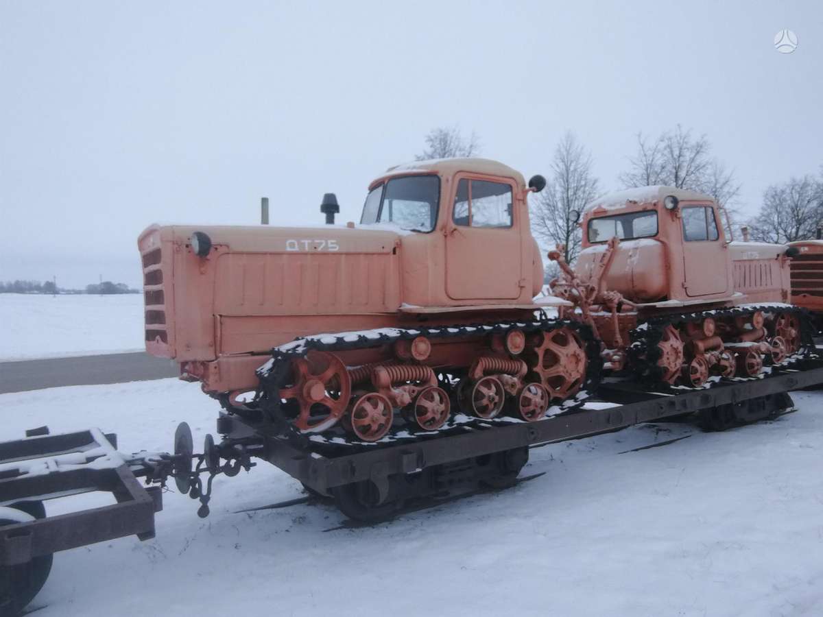 XTZ DT75, tractors