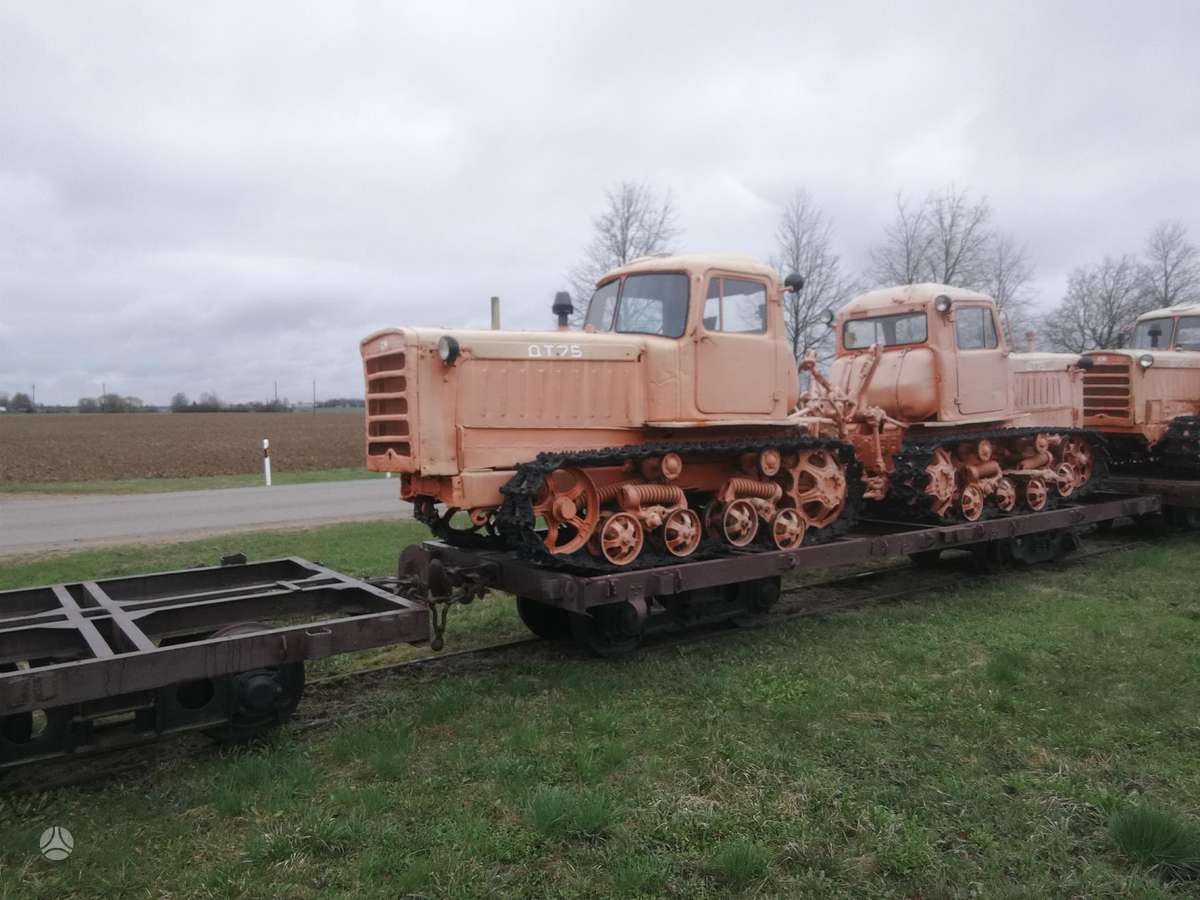 XTZ DT75, tractors