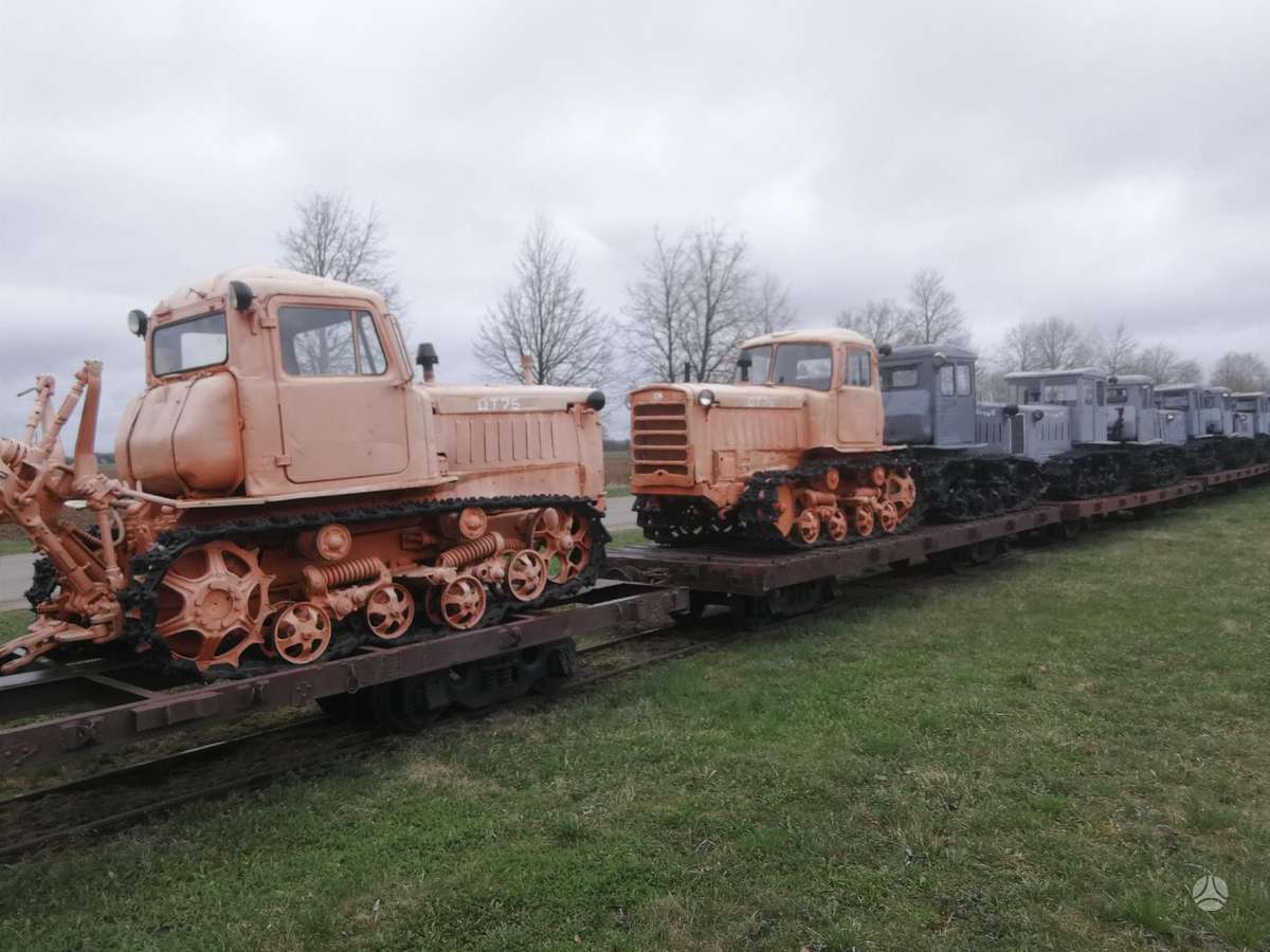 XTZ DT75, tractors