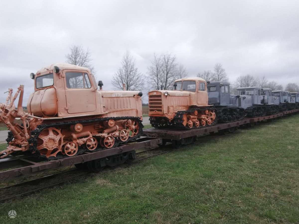 XTZ DT75, traktoriai