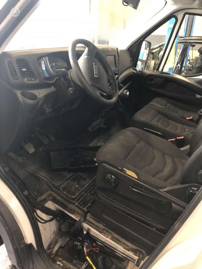 Iveco DAILY VI BOX, cargo vans