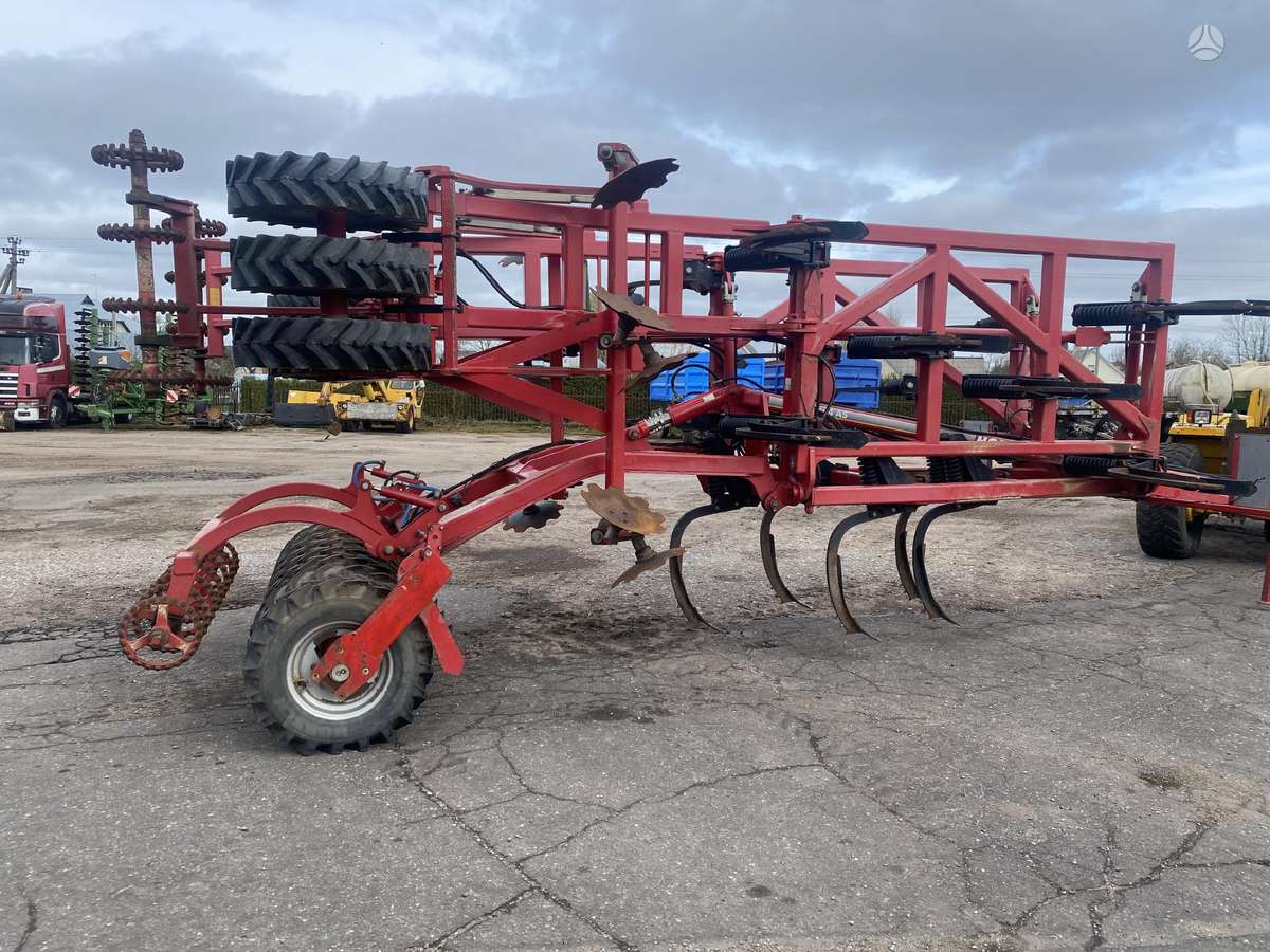Horsch Tiger 4AS, scrapers, scrubbers