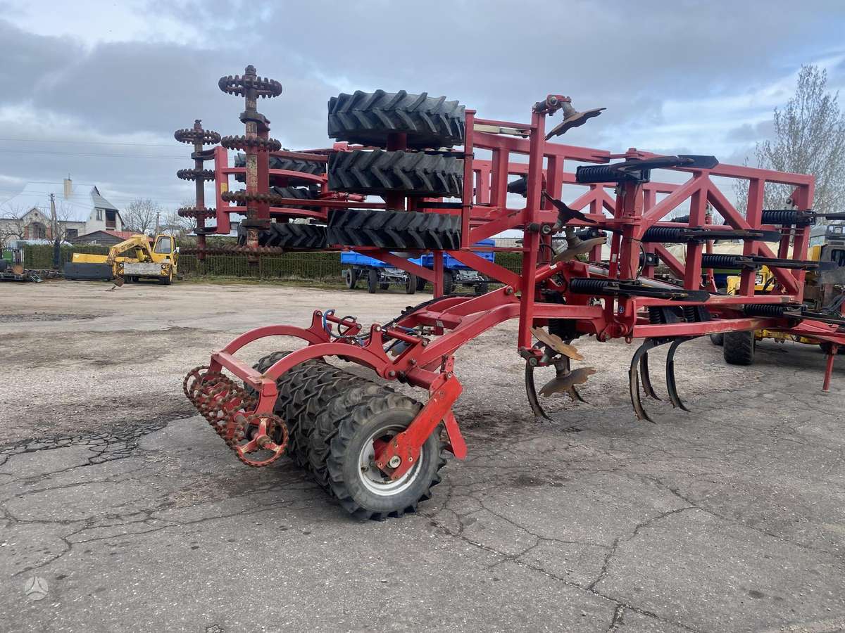 Horsch Tiger 4AS, scrapers, scrubbers