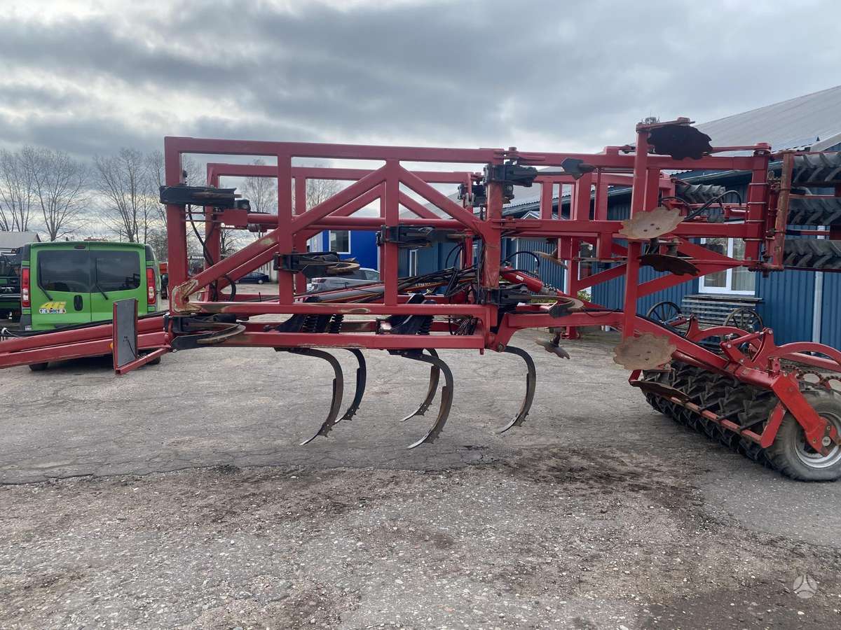 Horsch Tiger 4AS, scrapers, scrubbers