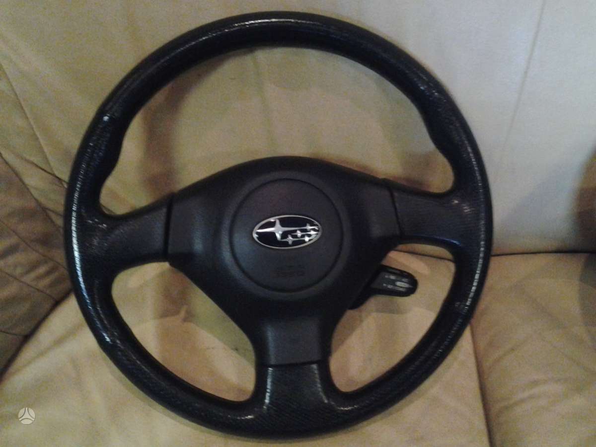 Subaru Legacy Vairo nera tik arb