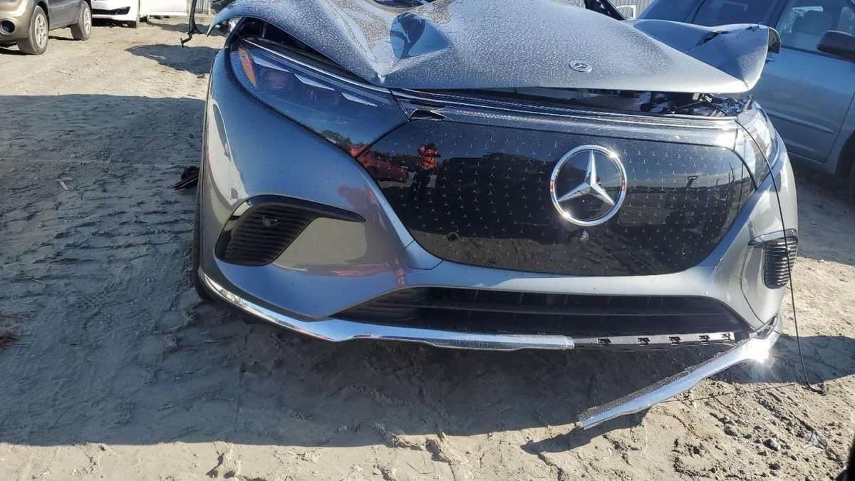Mercedes-Benz EQS
