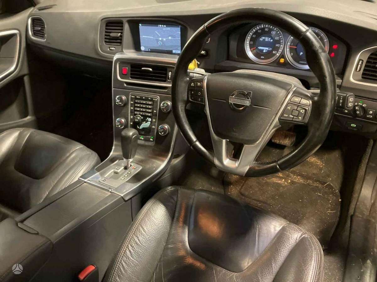 Volvo V60 Visos volvo dalys d5204t3 452 26