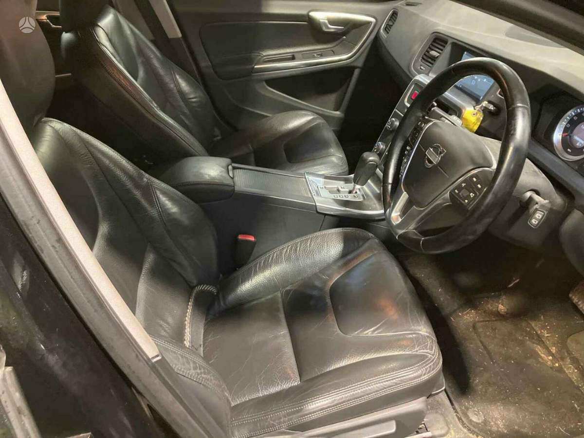 Volvo V60 Visos volvo dalys d5204t3 452 26