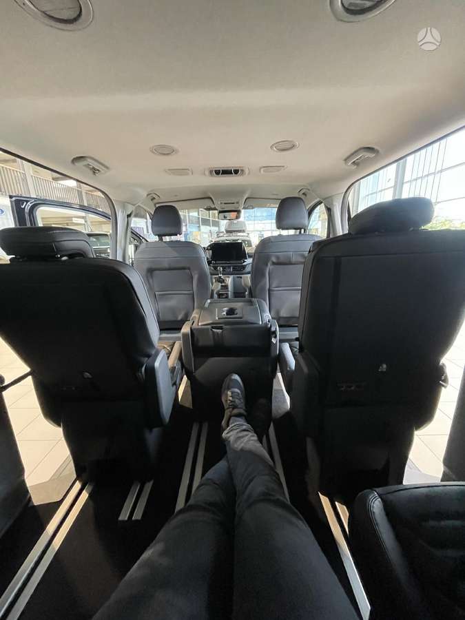 Ford Tourneo Custom, passenger minibus