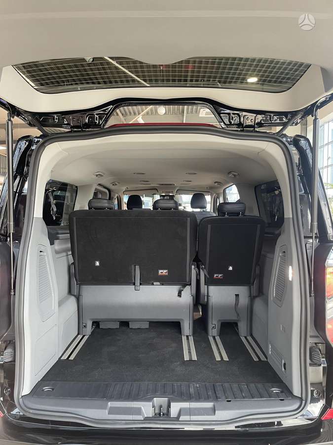 Ford Tourneo Custom, passenger minibus