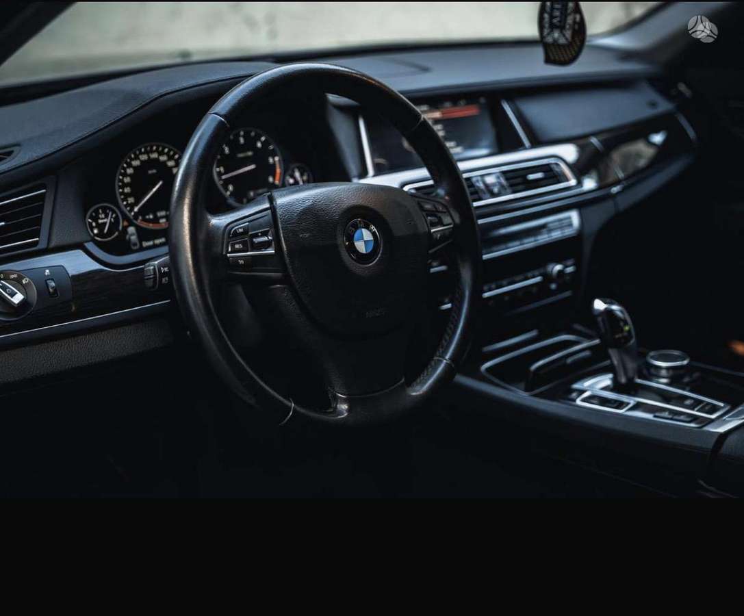 BMW 730, 3.0 l., Седан