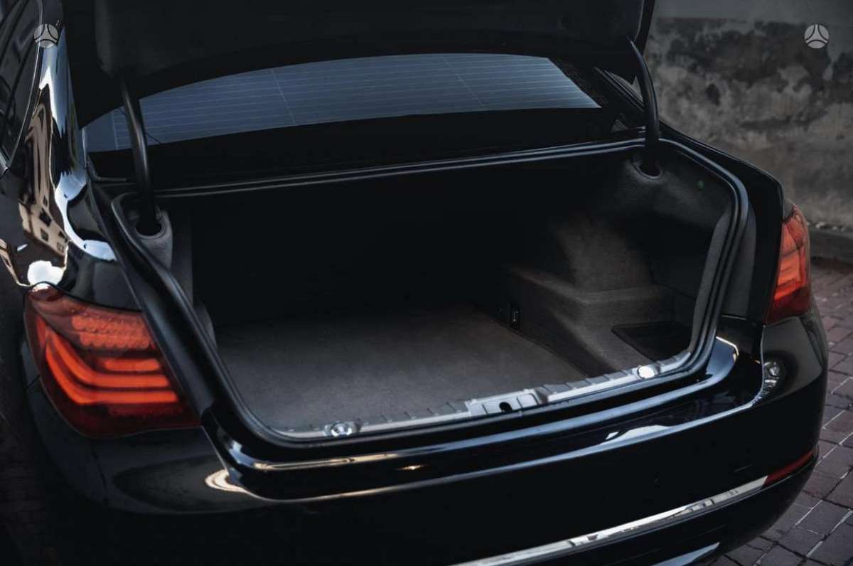 BMW 730, 3.0 l., Седан