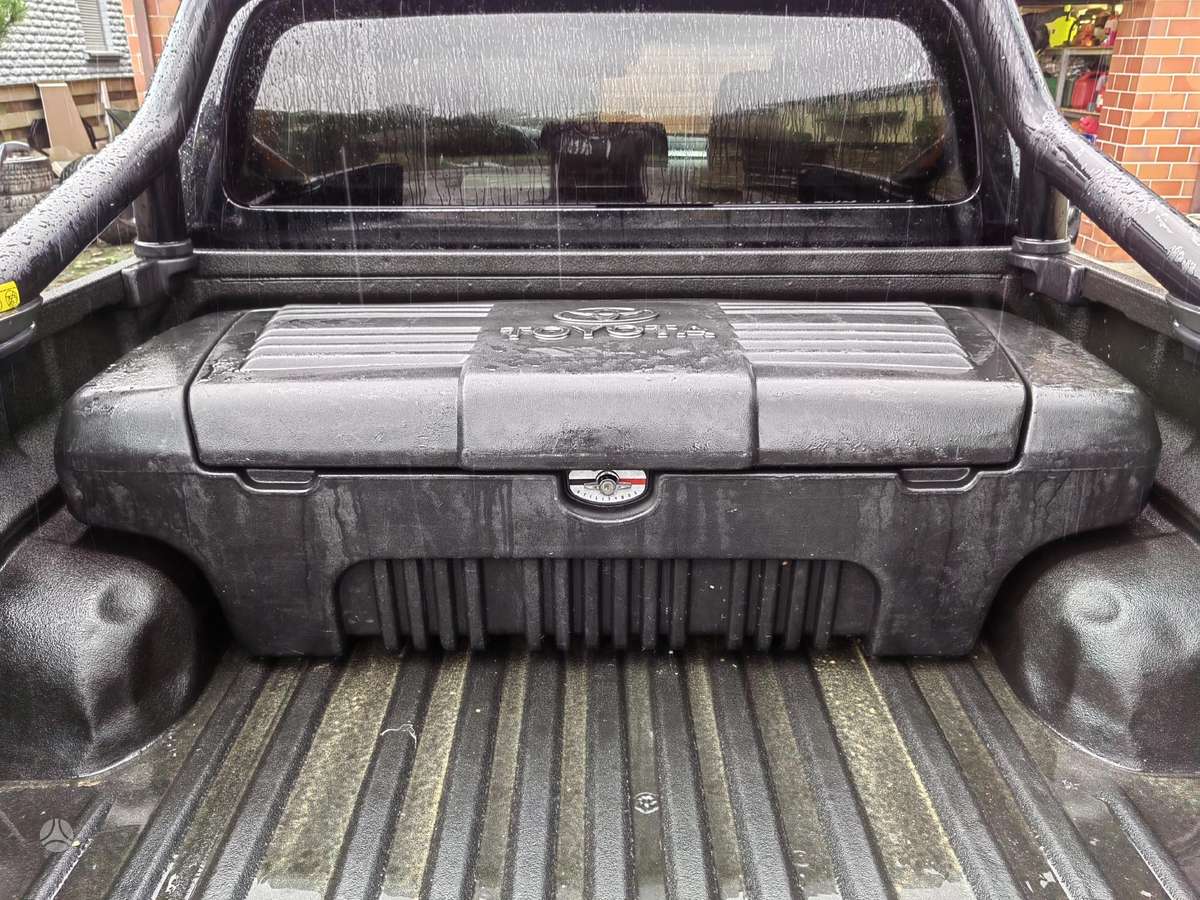Toyota Hilux детали кузова