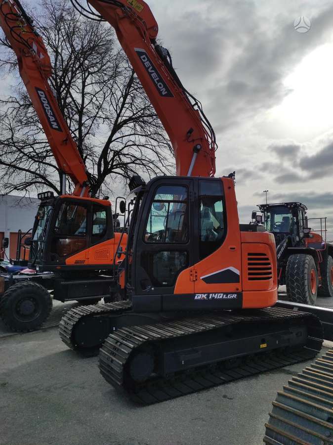 DEVELON DX140LCR-7, excavator