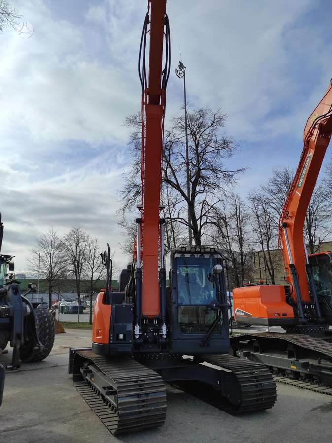 DEVELON DX140LCR-7, excavator
