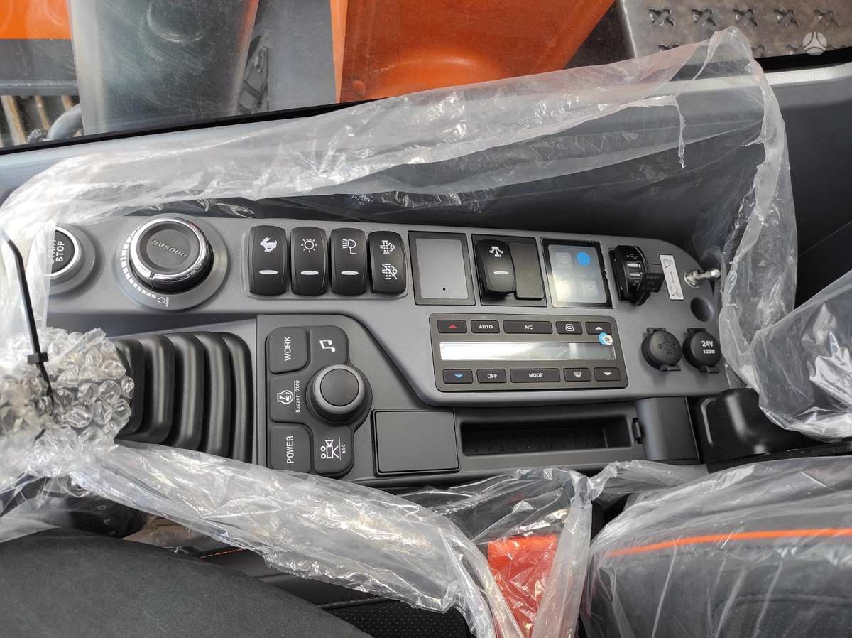 DEVELON DX140LCR-7, excavator