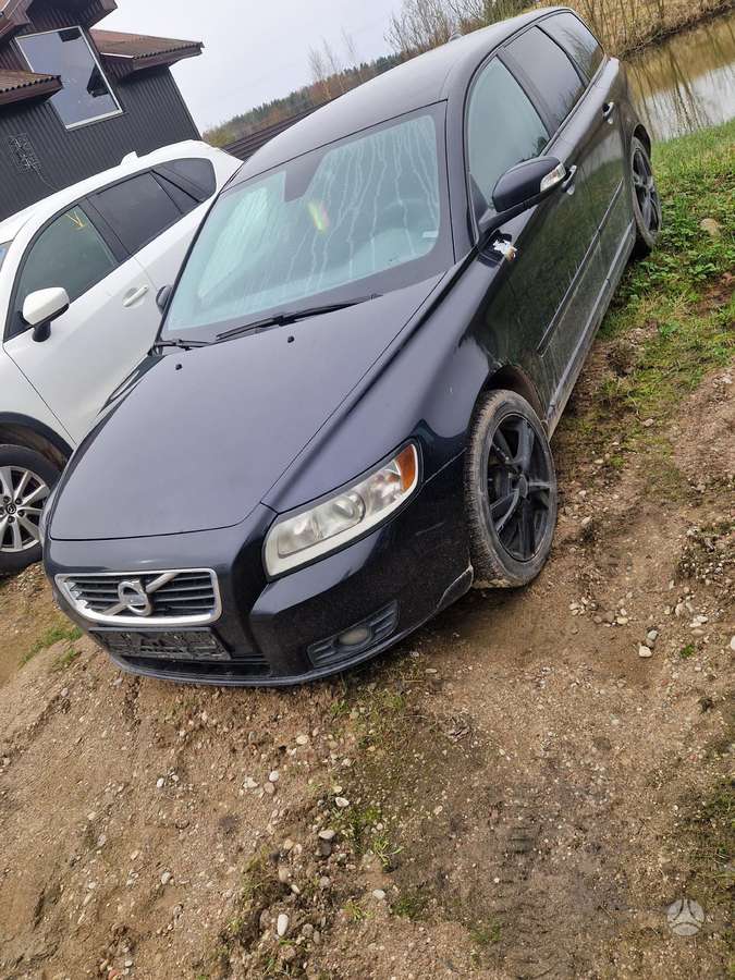 Volvo V50 dalimis