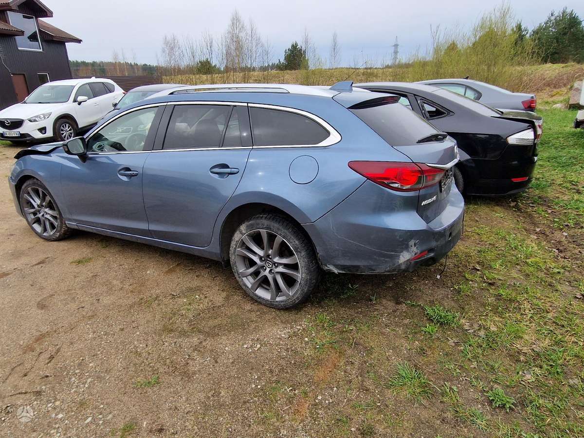 Mazda 6 dalimis
