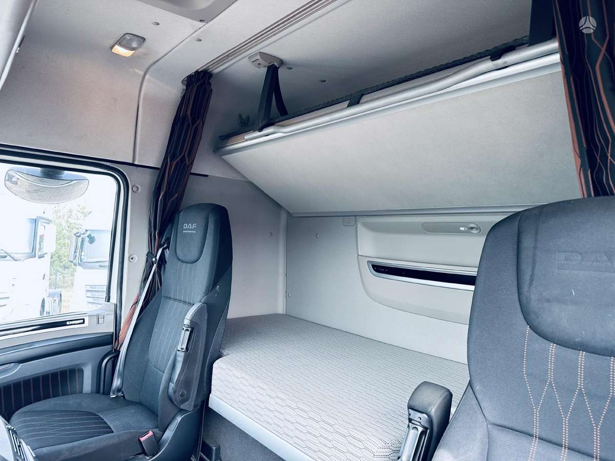 DAF XF 480 su Hidraulika, double sleeper