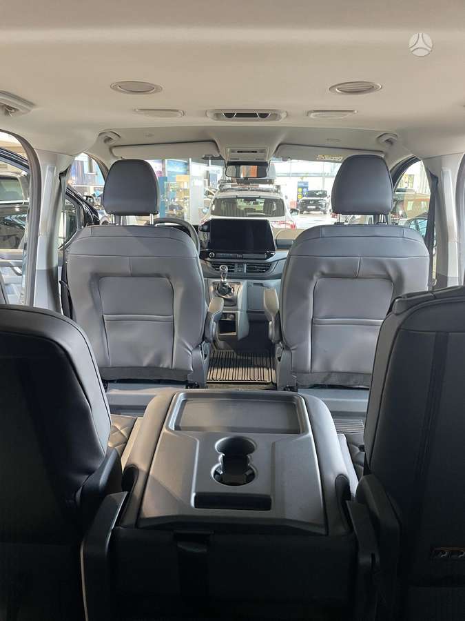 Ford Tourneo Custom, passenger minibus