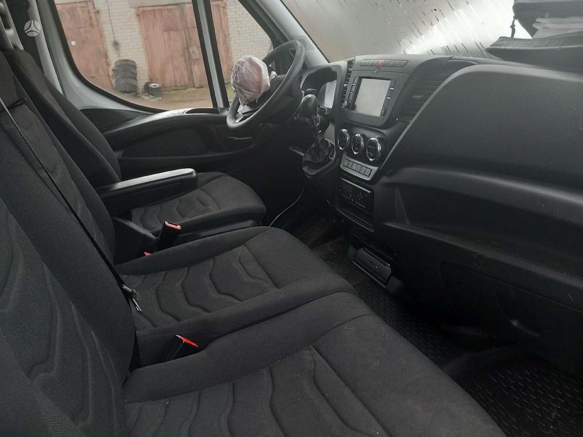 Iveco DAILY, грузовые микроавтобусы