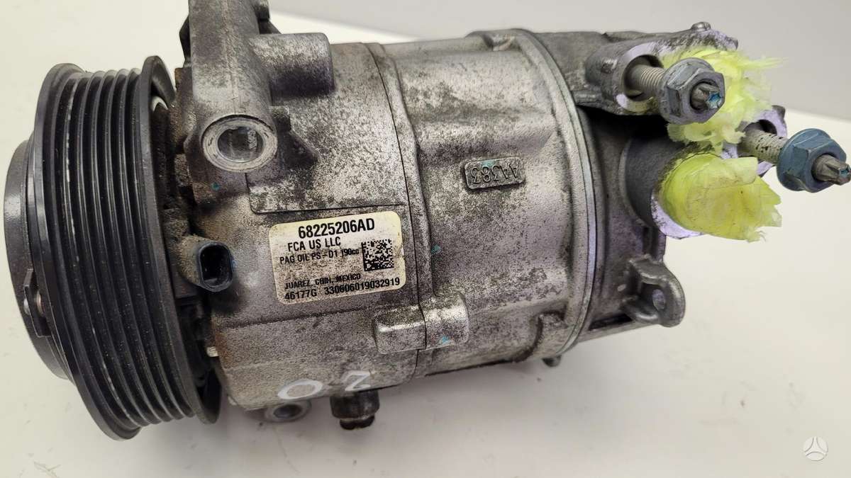 Chrysler Pacifica, 68225206AD