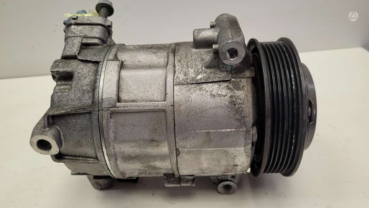 Chrysler Pacifica, 68225206AD