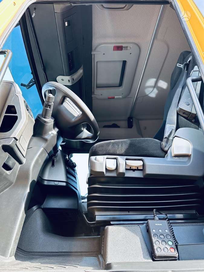 MAN TGX 18.440 XLX, single sleeper