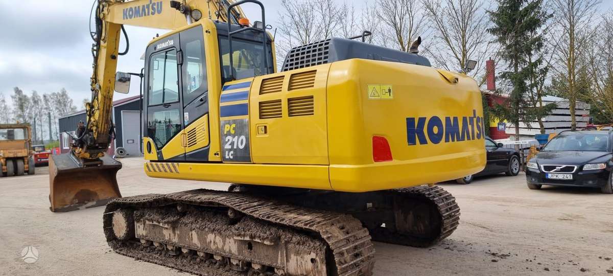 Komatsu PC210LC-10, ekskavatori