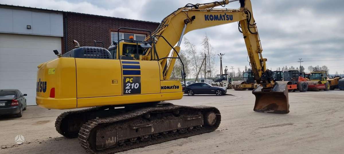 Komatsu PC210LC-10, ekskavatori